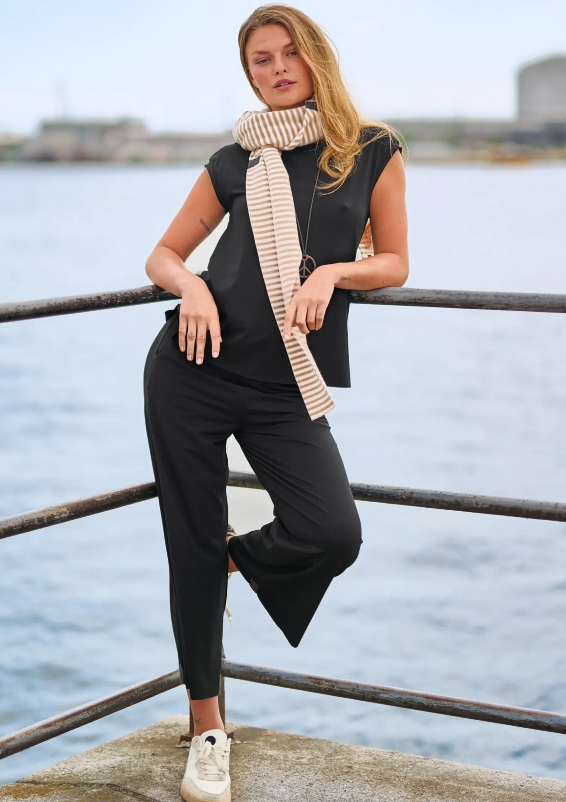 Flash Sale DREIECKIGER SCHAL | 4051 Damen Schals