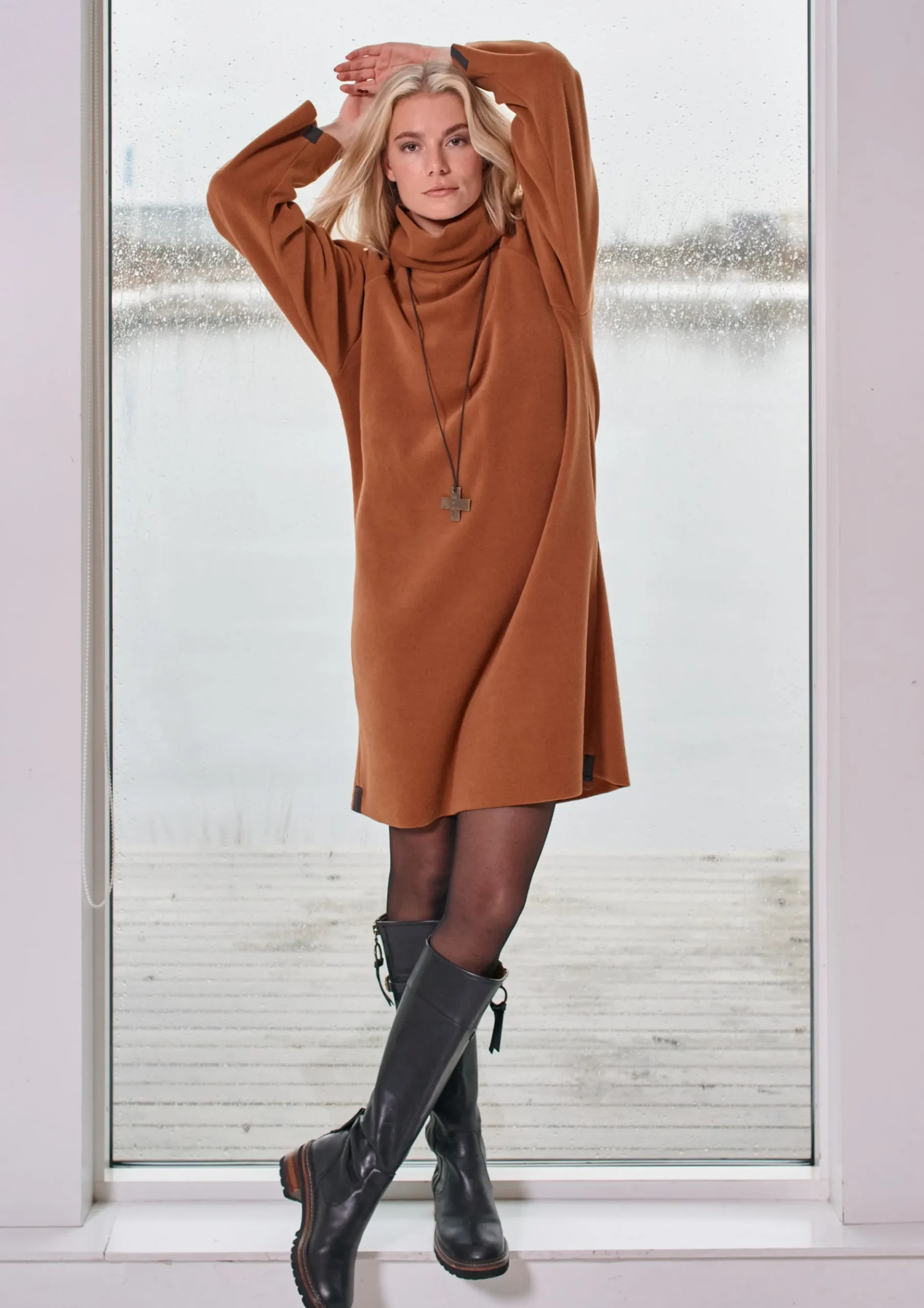 Discount KLEID MIT HOHEM HALS | 3246 Damen Kleider